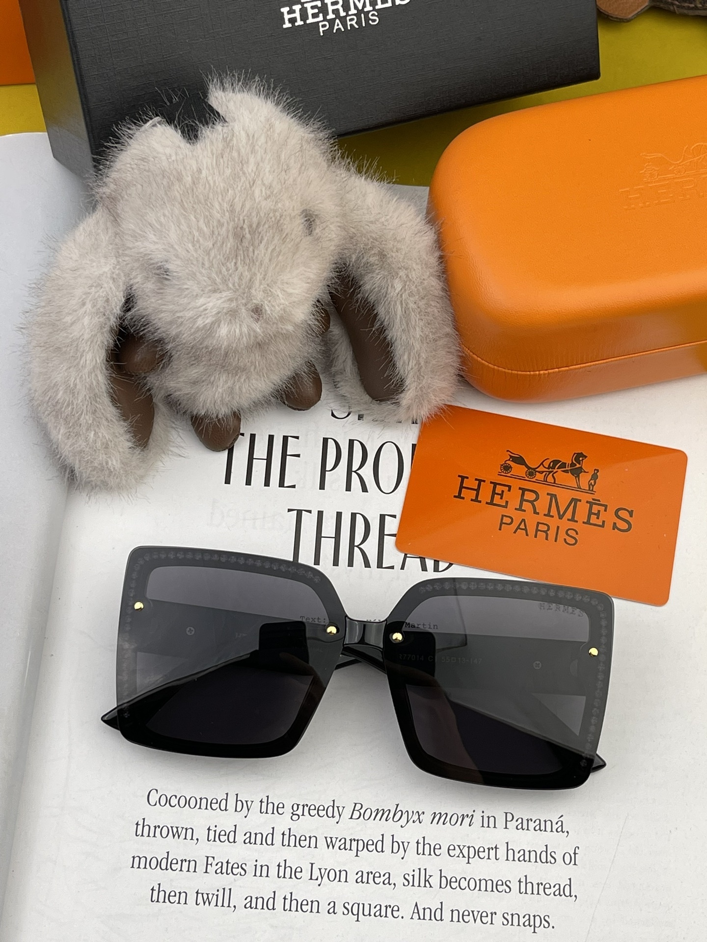 Luxury Oversized Square Sunglasses for Women – Orange Fashion Shades