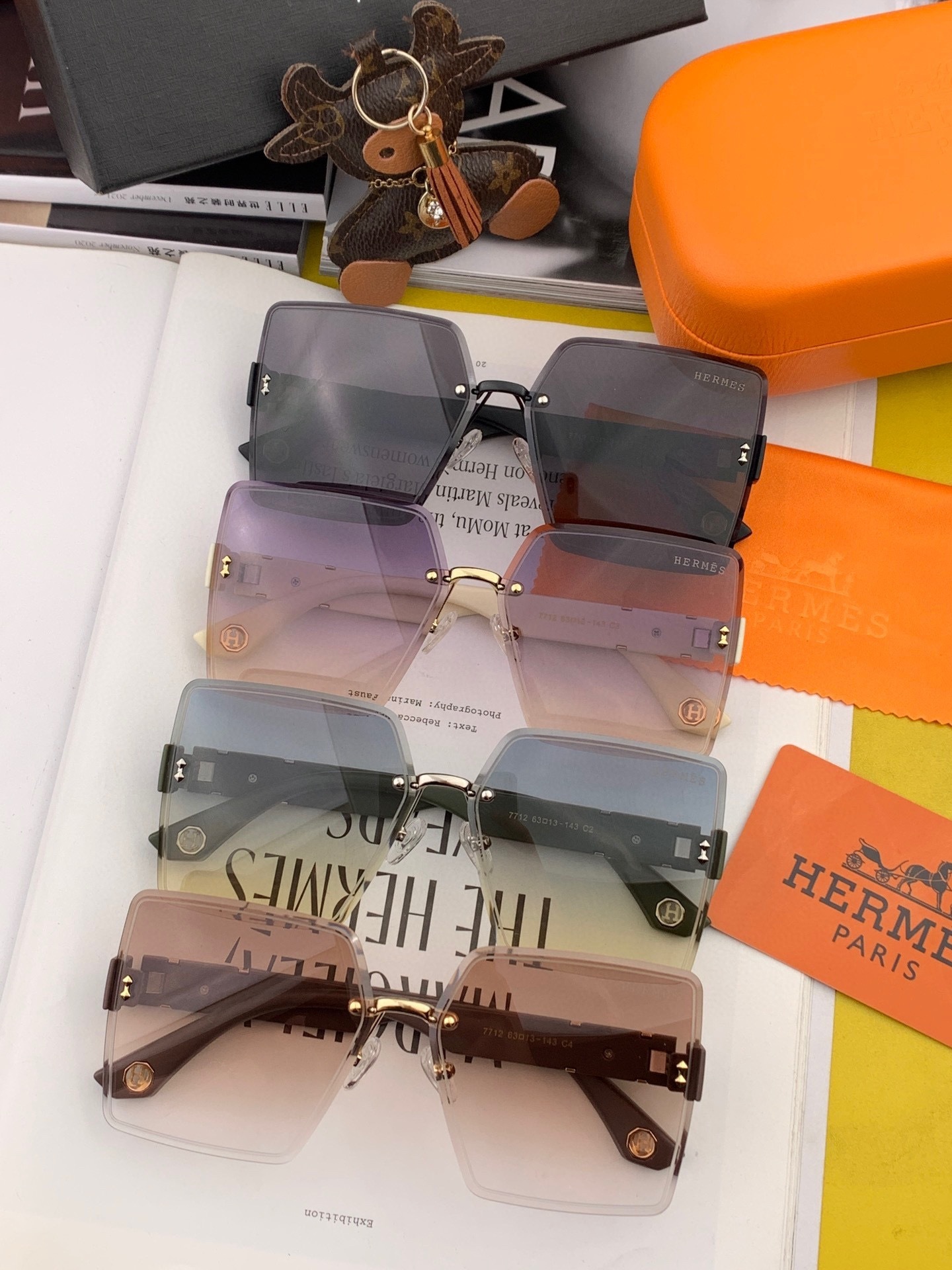 Oversized Square Sunglasses for Women Trendy Large Frame UV400