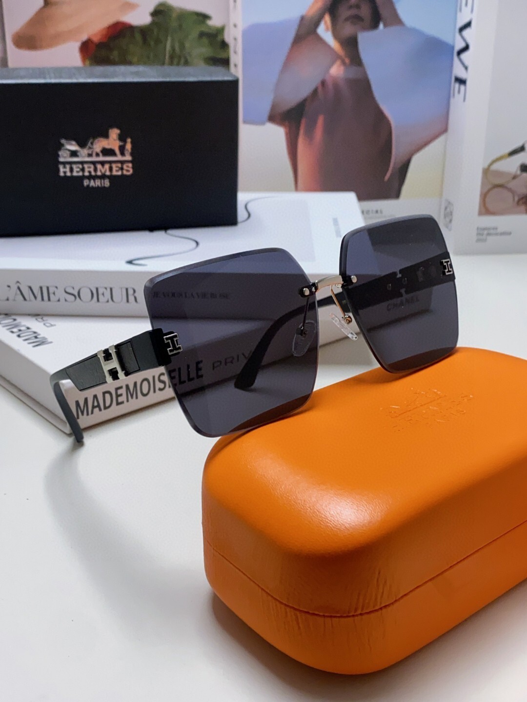 Luxury Women’s Oversized Square Rimless Sunglasses – UV Protection