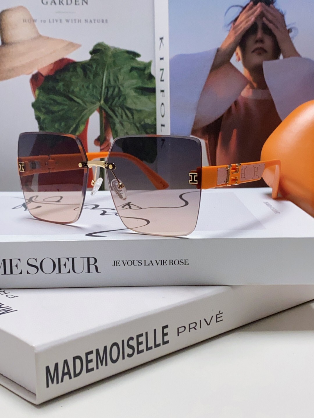 Chic Oversized Square Gradient Sunglasses for Women – UV Protection