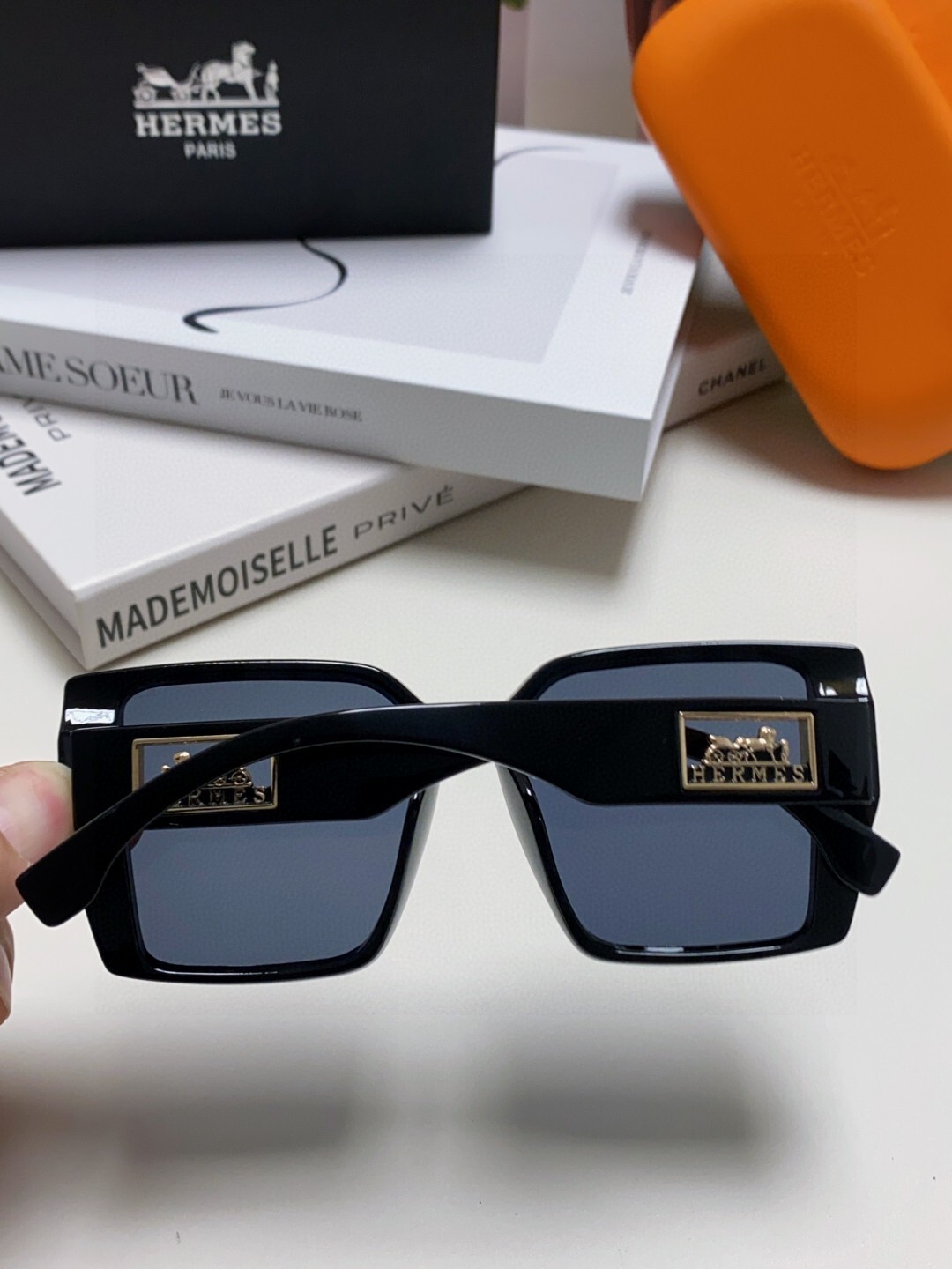 Luxury Oversized Square Sunglasses with Gold H Logo for Women