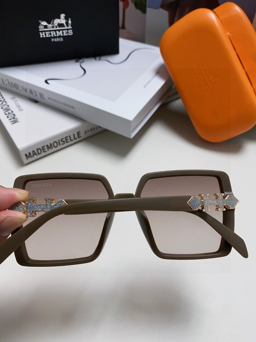 Luxury Square Oversized Sunglasses for Women – Elegant Gradient