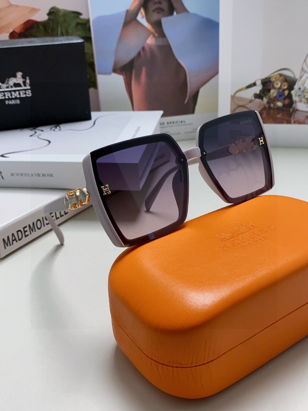 Luxury Women’s Oversized Square Sunglasses – Pink Gradient Eyewear