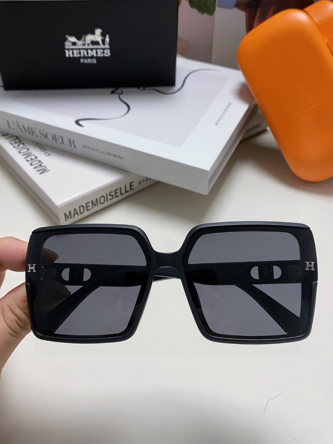 Luxury Oversized Square Sunglasses for Women with Crystal H-Logo