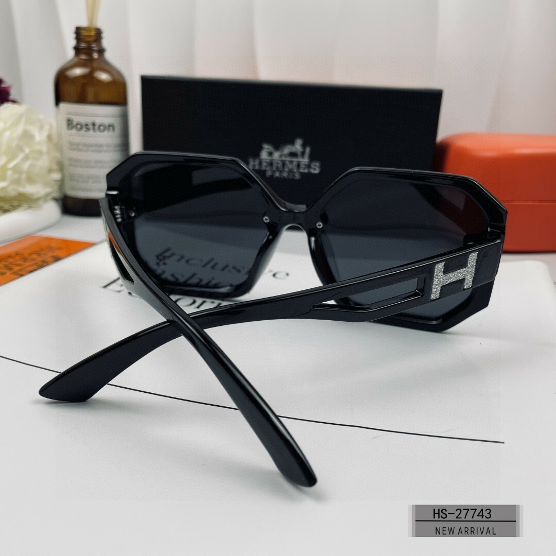 Luxury Oversized Geometric Sunglasses for Women – Black HS-27743