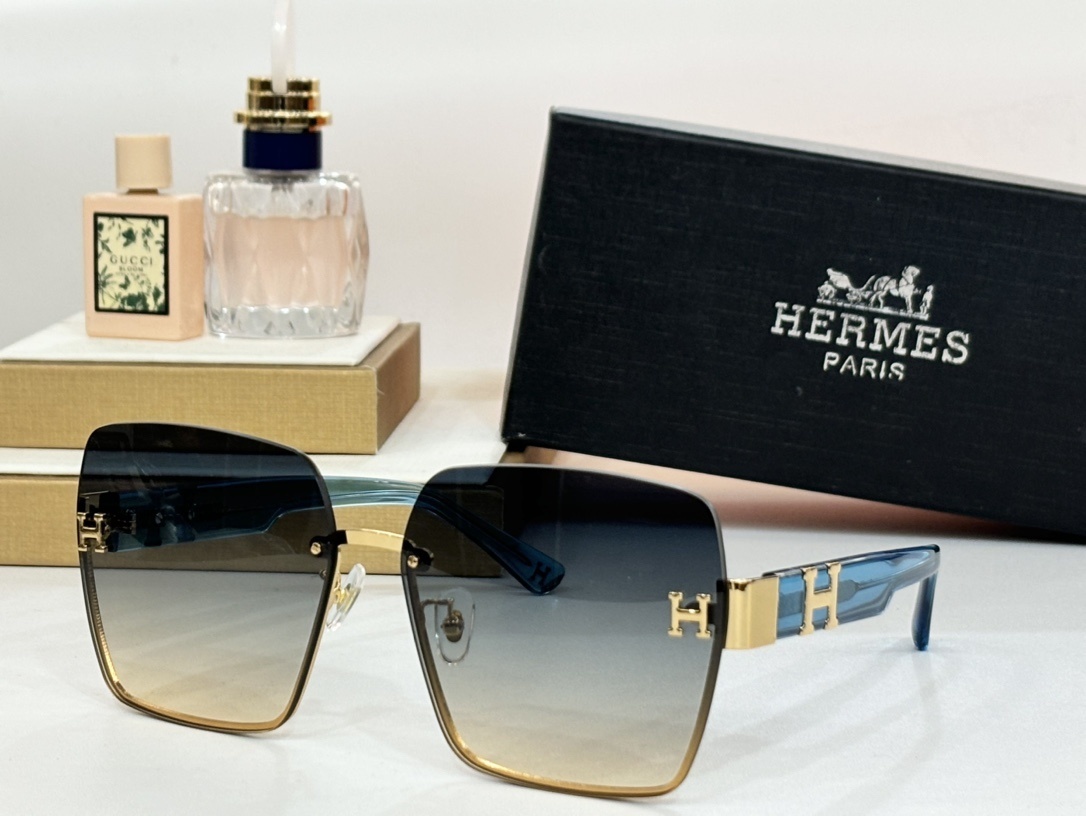 Hermes Luxury Women’s Oversized Square Sunglasses – Brown Gradient