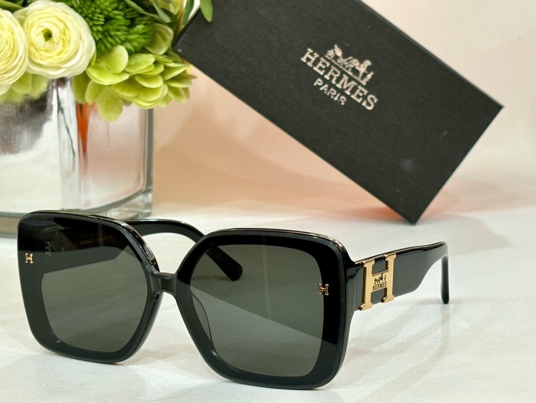Hermes Paris Women’s Oversized Square Sunglasses – Gradient Lenses