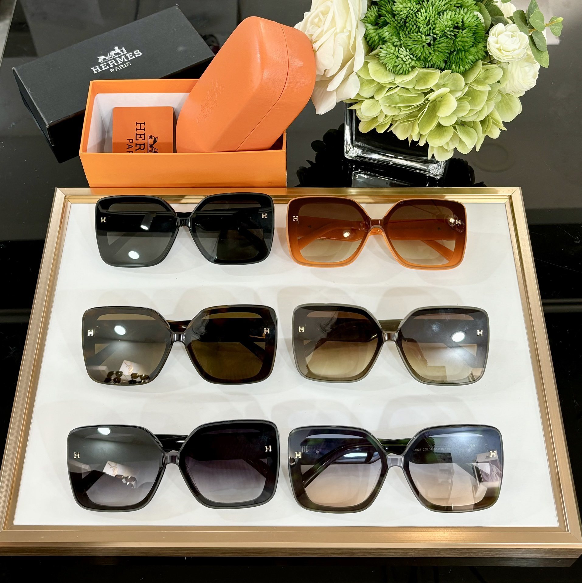 Hermès Luxury Oversized Tortoiseshell Sunglasses with Gold H Logo