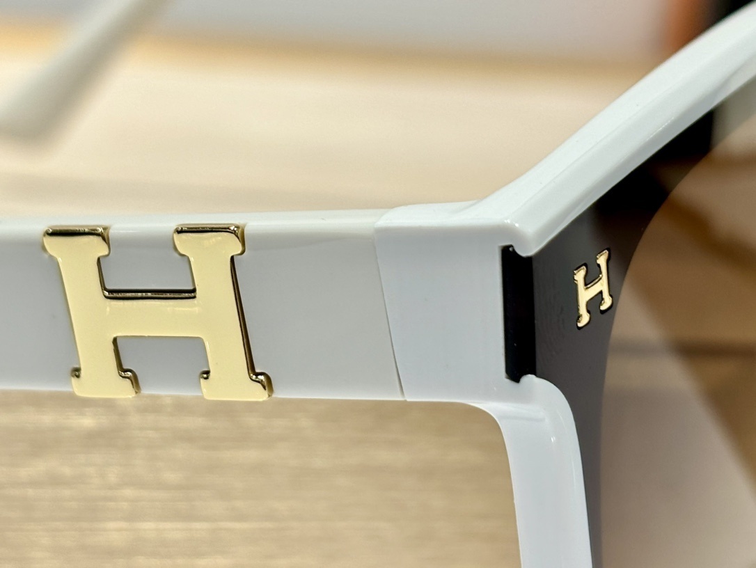 Hermès Luxury White Square Sunglasses with Gold H Logo
