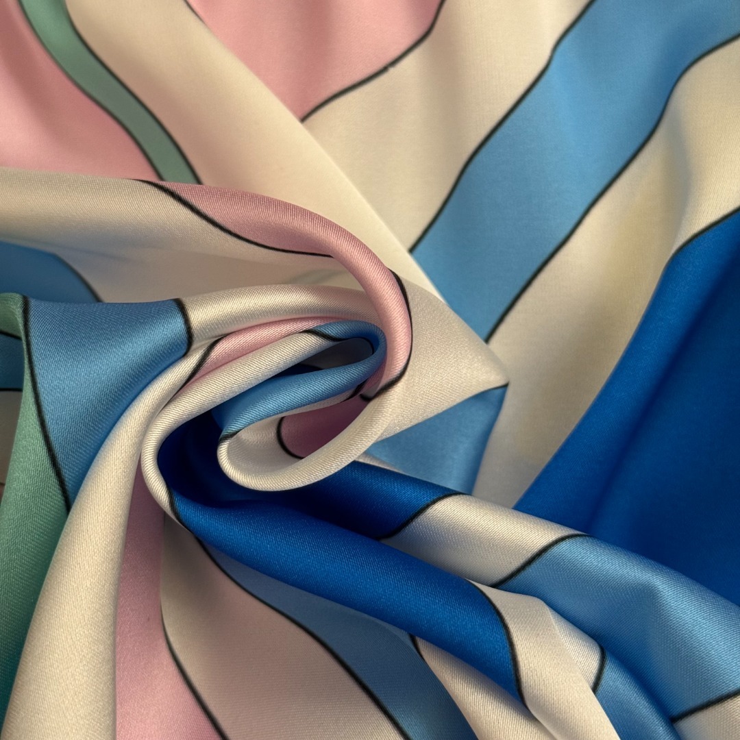 Pucci Abstract Print Silk Shorts – Blue & Pink Resort Wear