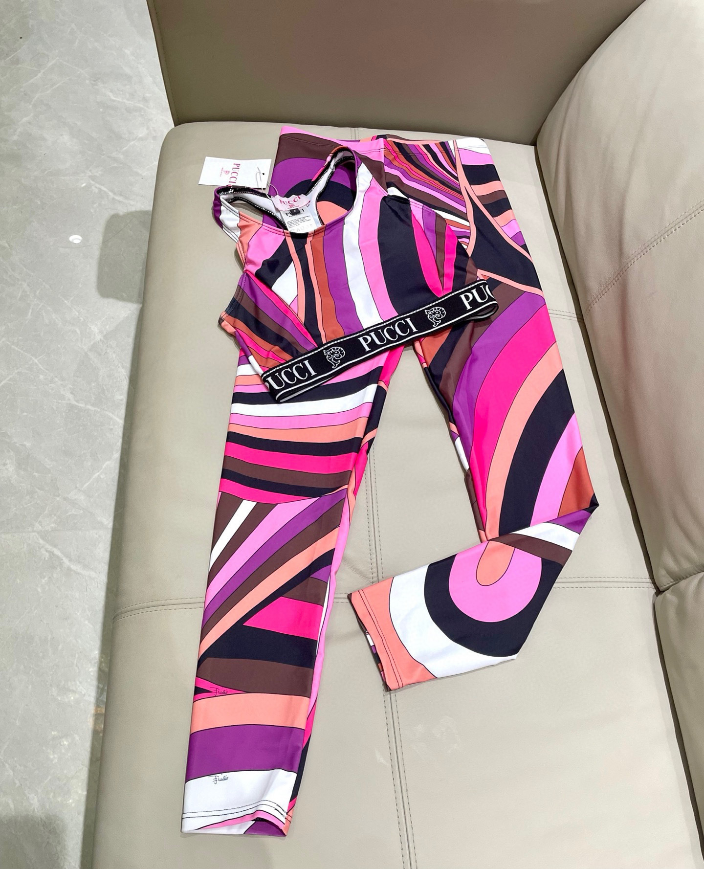 Pucci Abstract Print Activewear Set – Pink Swirl Bra & Leggings
