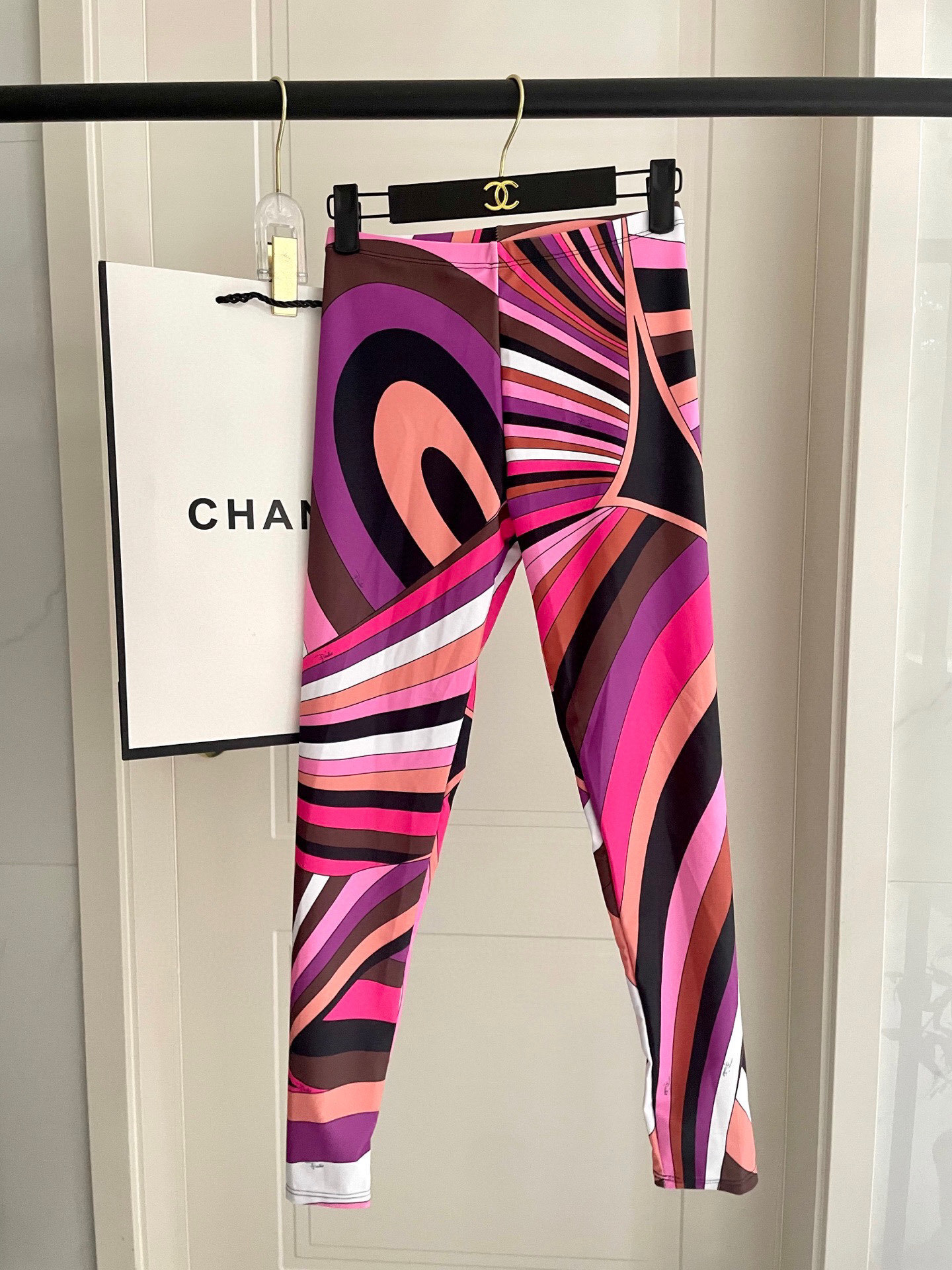 Pucci Printed Activewear Set – Luxury Swirl Sports Bra & Leggings