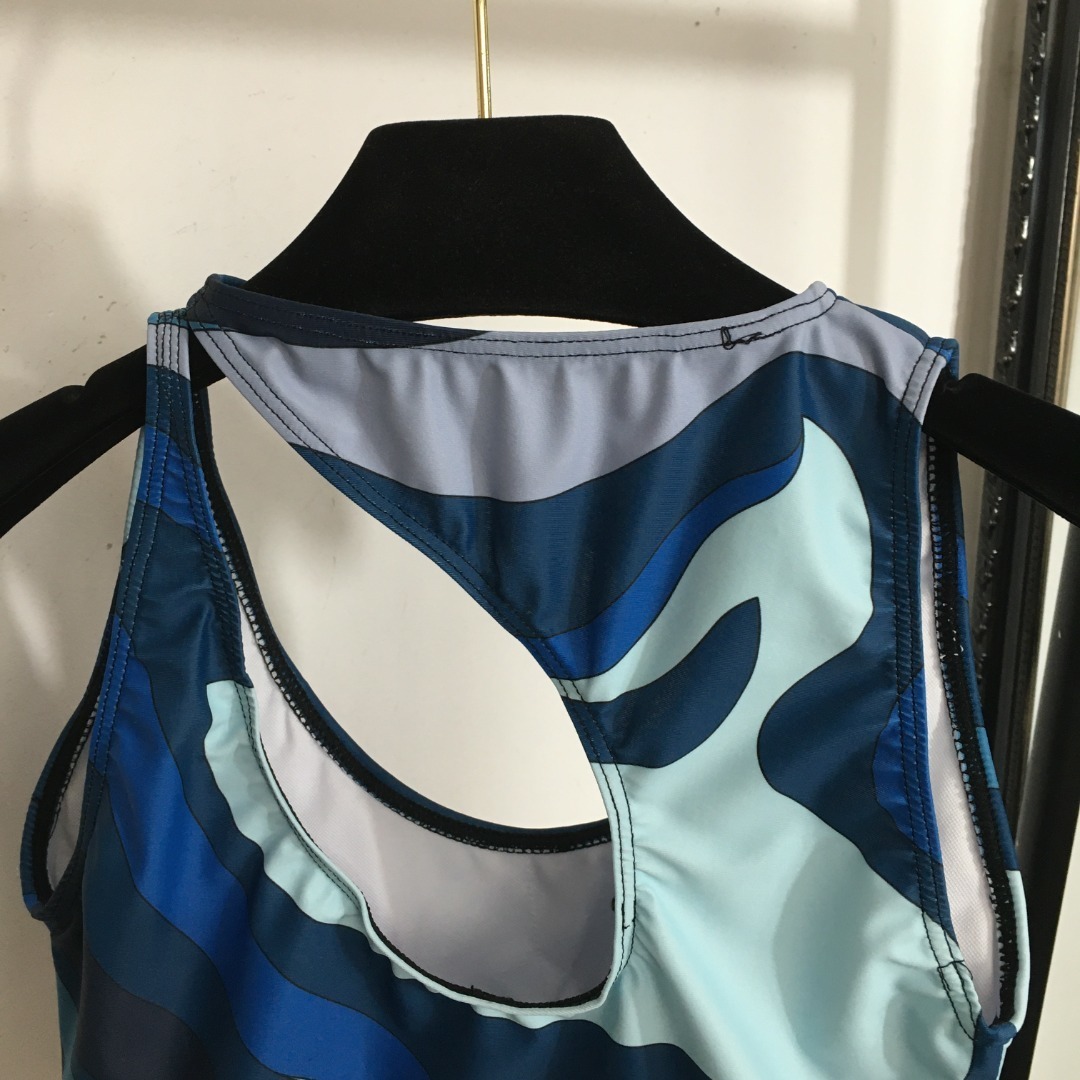 Pucci Print Blue Swirl 2-Piece Activewear Set: Top & Shorts