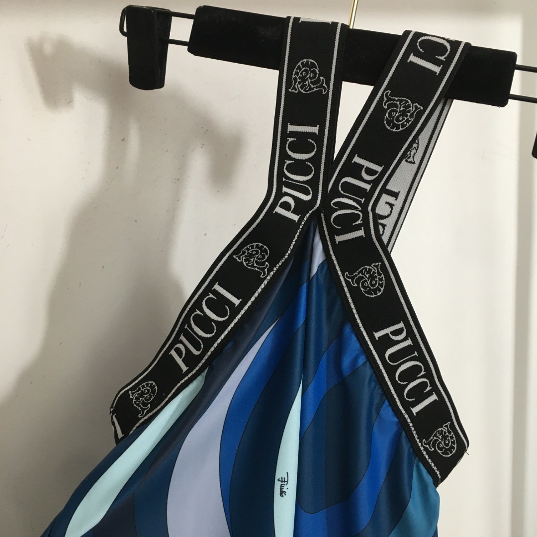 Pucci Print Blue Swirl 2-Piece Activewear Set: Top & Shorts