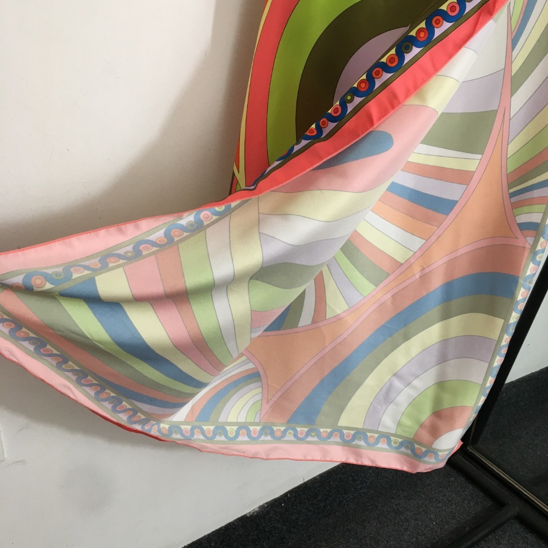 Retro Swirl Print 2-Piece Set – One-Shoulder Top & Midi Skirt