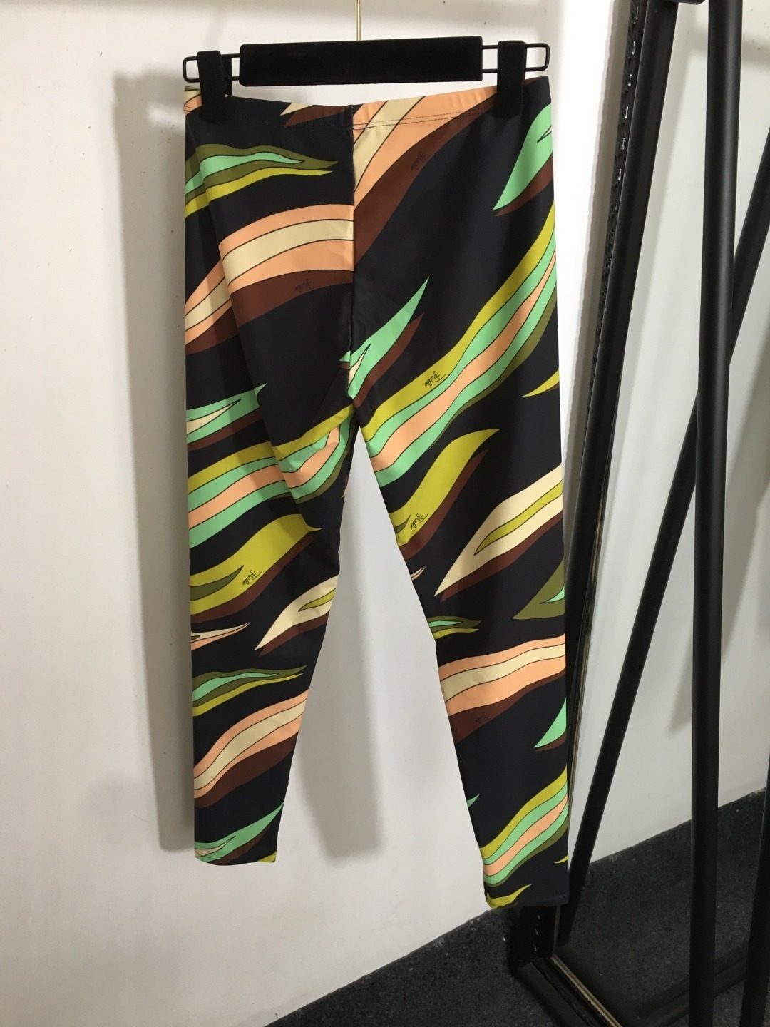 Pucci Abstract Swirl Print Bandeau & Leggings Set – Resort Wear