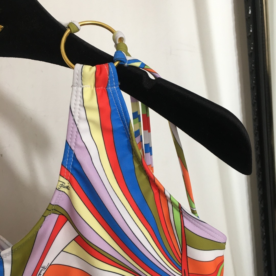 Vibrant Retro Swirl Print One-Shoulder One-Piece Swimsuit