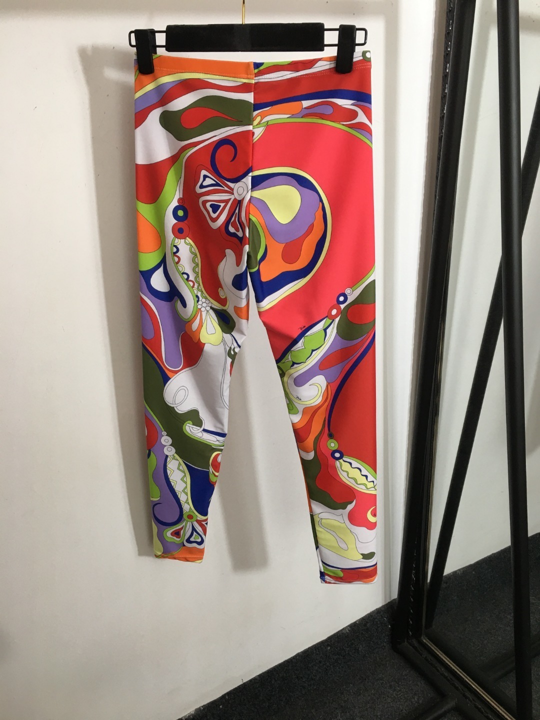 Pucci Abstract Print Gym Set – Sports Bra & Leggings Yoga Outfit