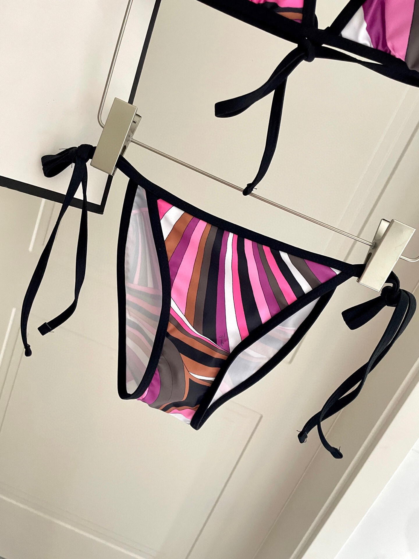 Chanel Geometric Swirl Print Triangle Bikini Set – Pink/Multi
