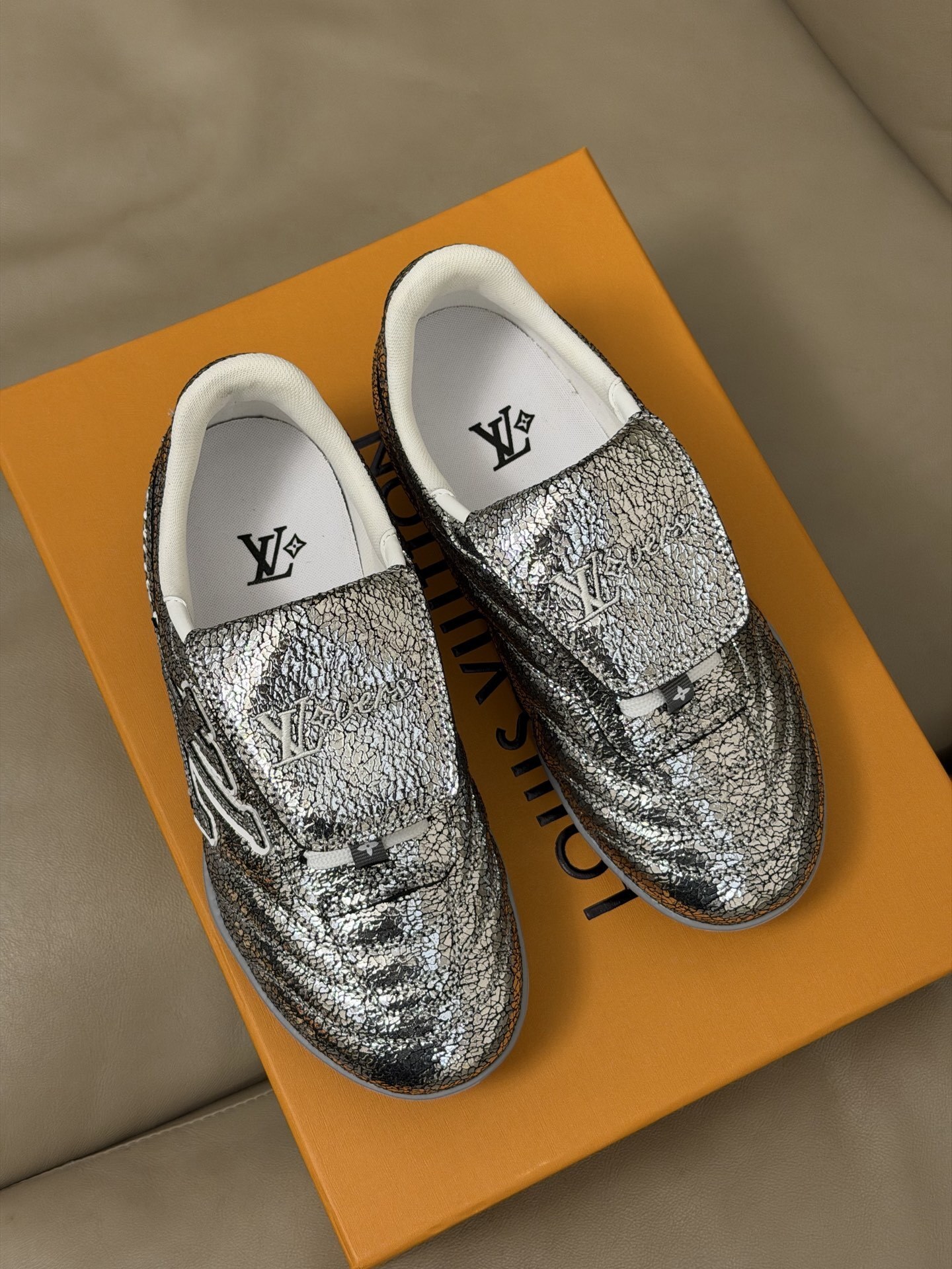 Louis Vuitton LV Footprint Trainer - Metallic Silver Crackled Leather