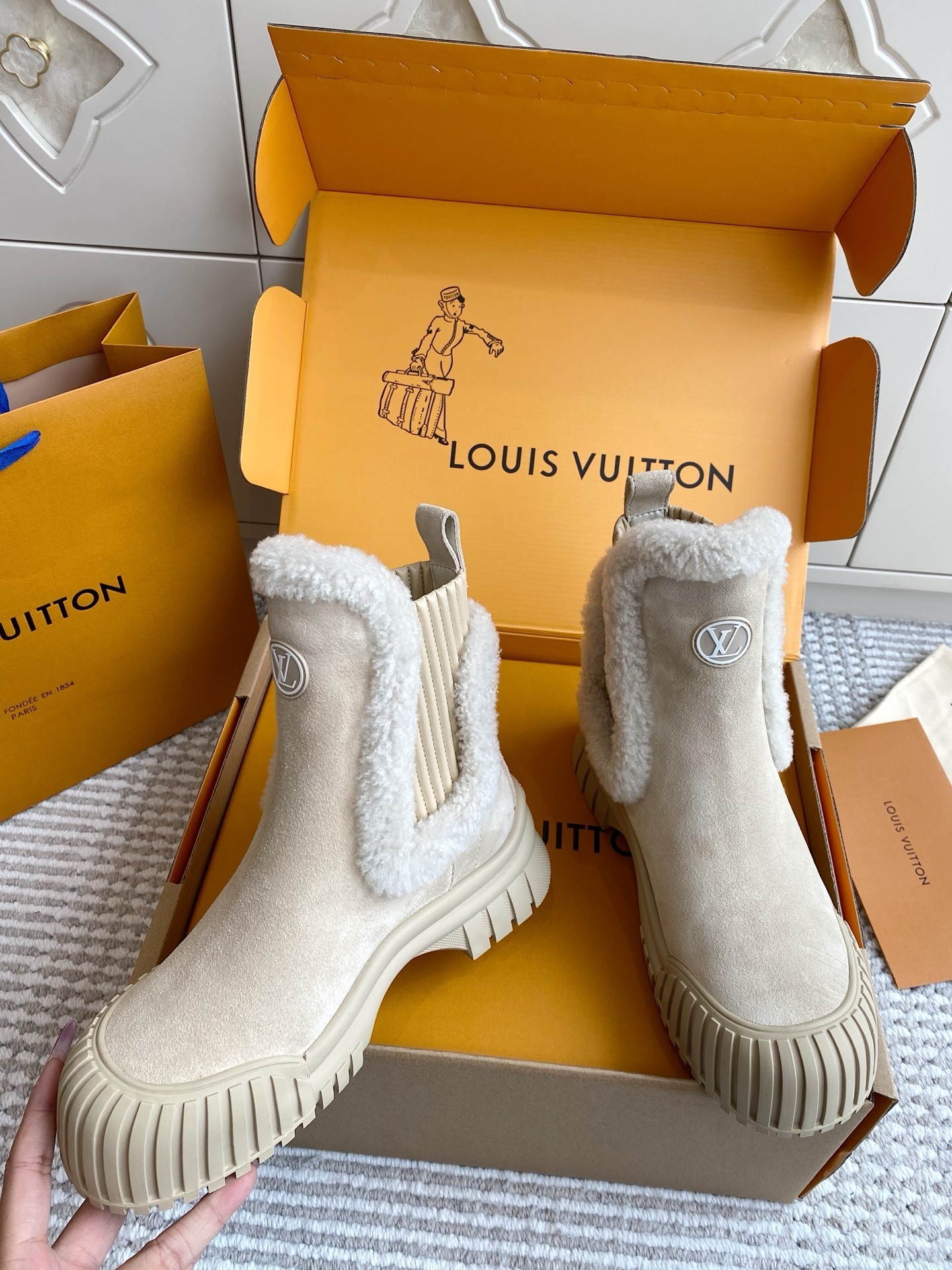 Louis Vuitton Aspen Flat Ankle Boots Suede Shearling Beige Winter