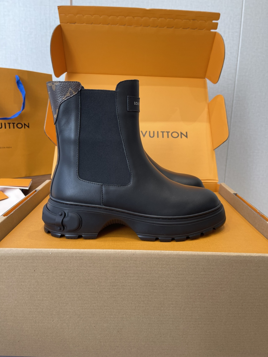 Louis Vuitton Drops Flat Half Boot Black Rubber Rain Chelsea Boots
