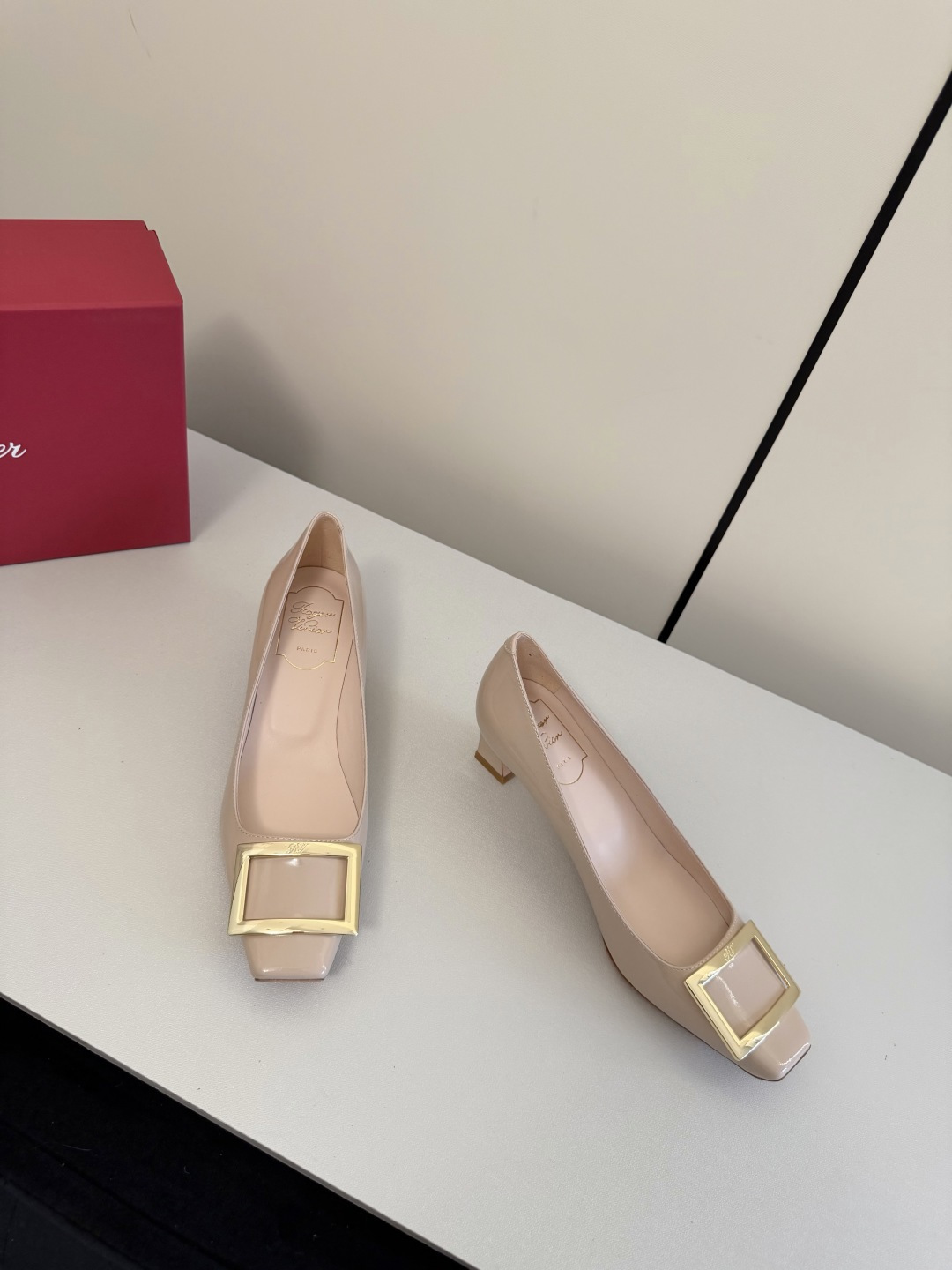 Roger Vivier Nude Patent Leather Square Buckle Low Heel Pumps