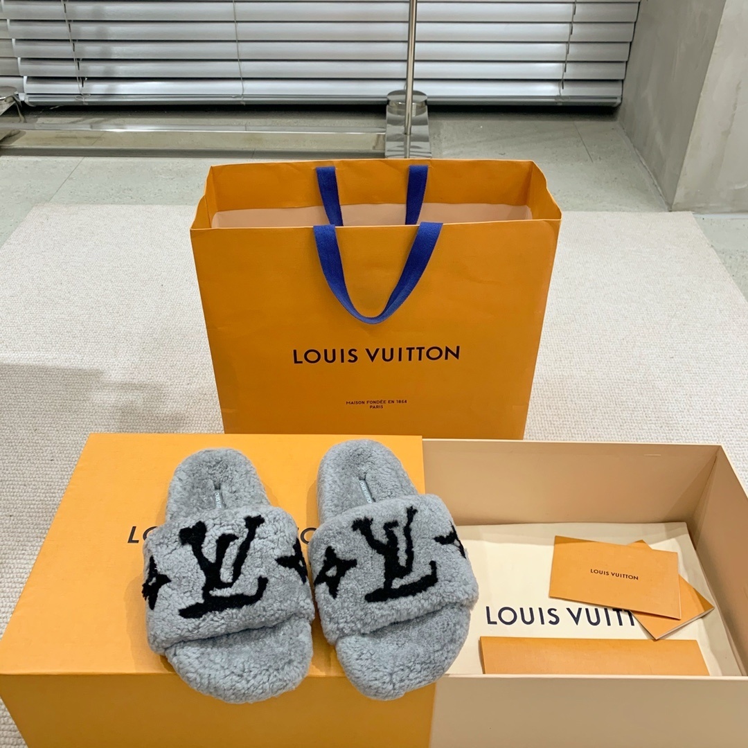Louis Vuitton Grey Monogram Shearling Pool Pillow Comfort Sandals