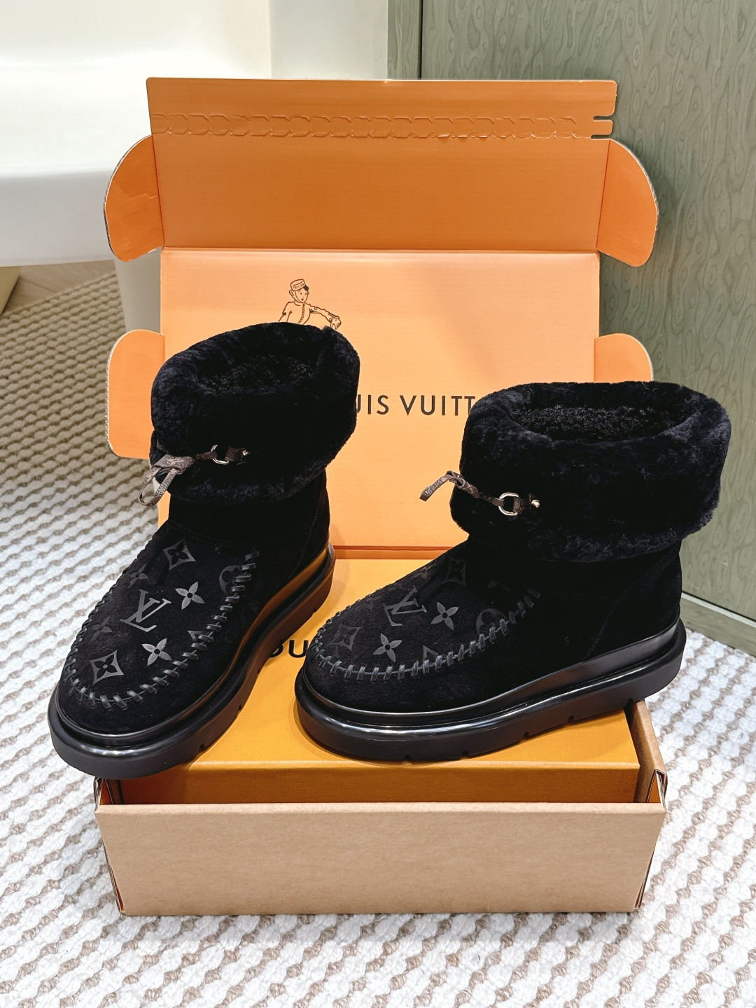 Luxury Monogrammed Black Shearling Winter Boots for Women
