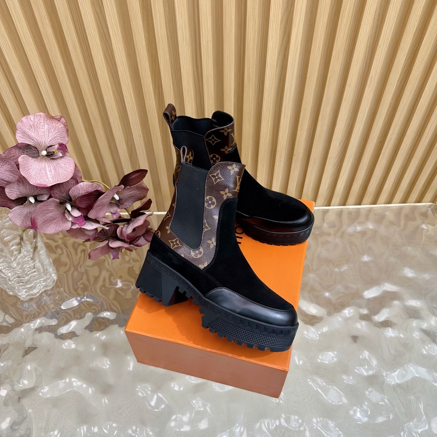 Luxury Women's Monogram Suede Platform Chelsea Boots