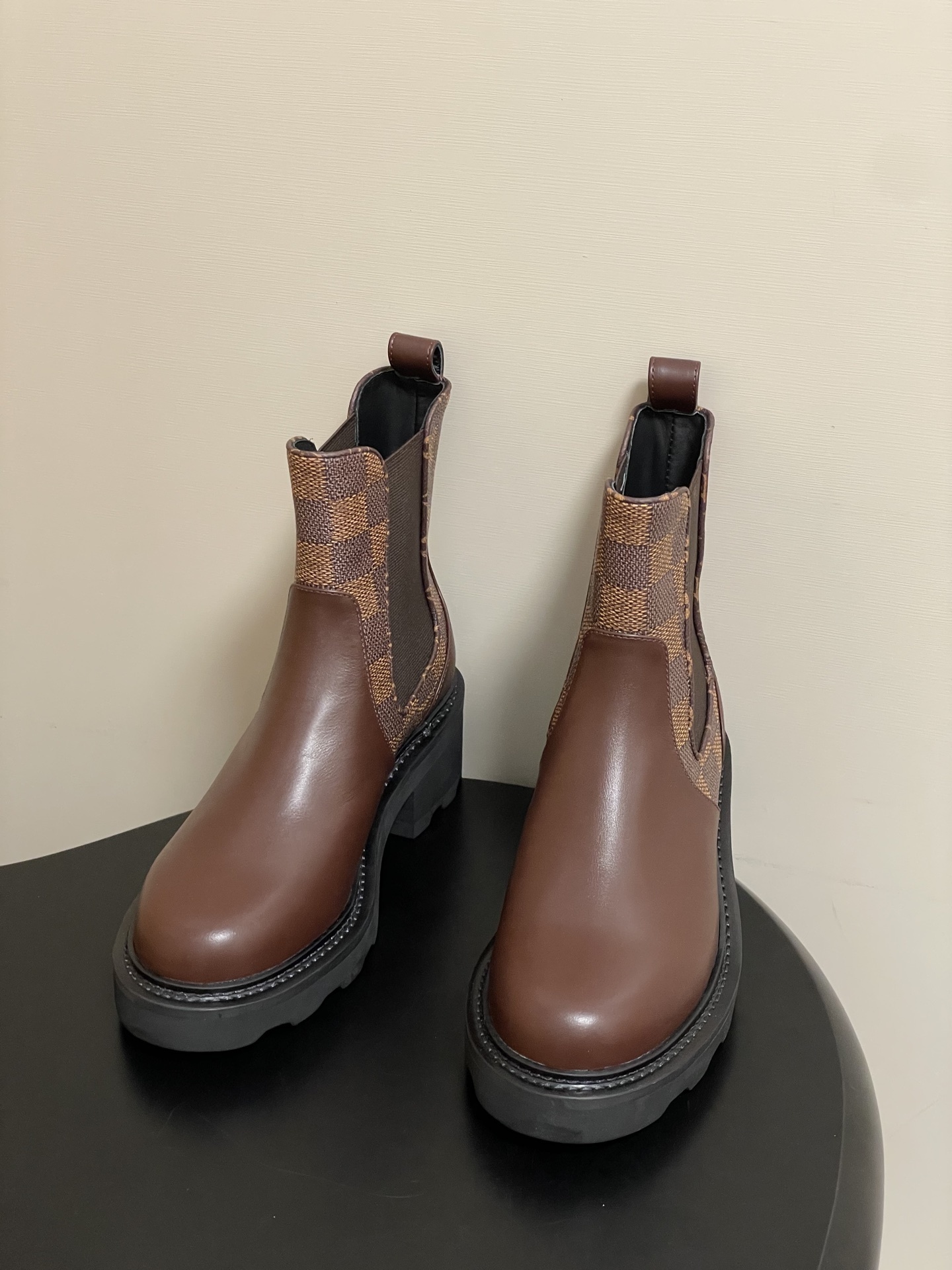 Women's Brown Checkered Chunky Platform Chelsea Boots Lug Sole
