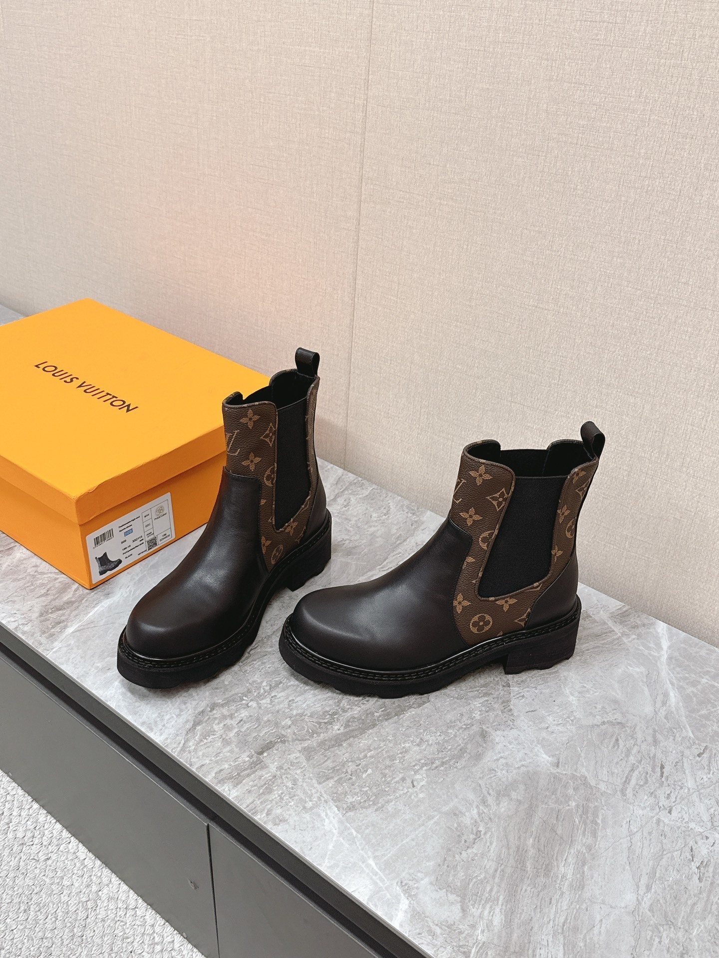 Louis Vuitton Monogram Leather Chelsea Boots in Black