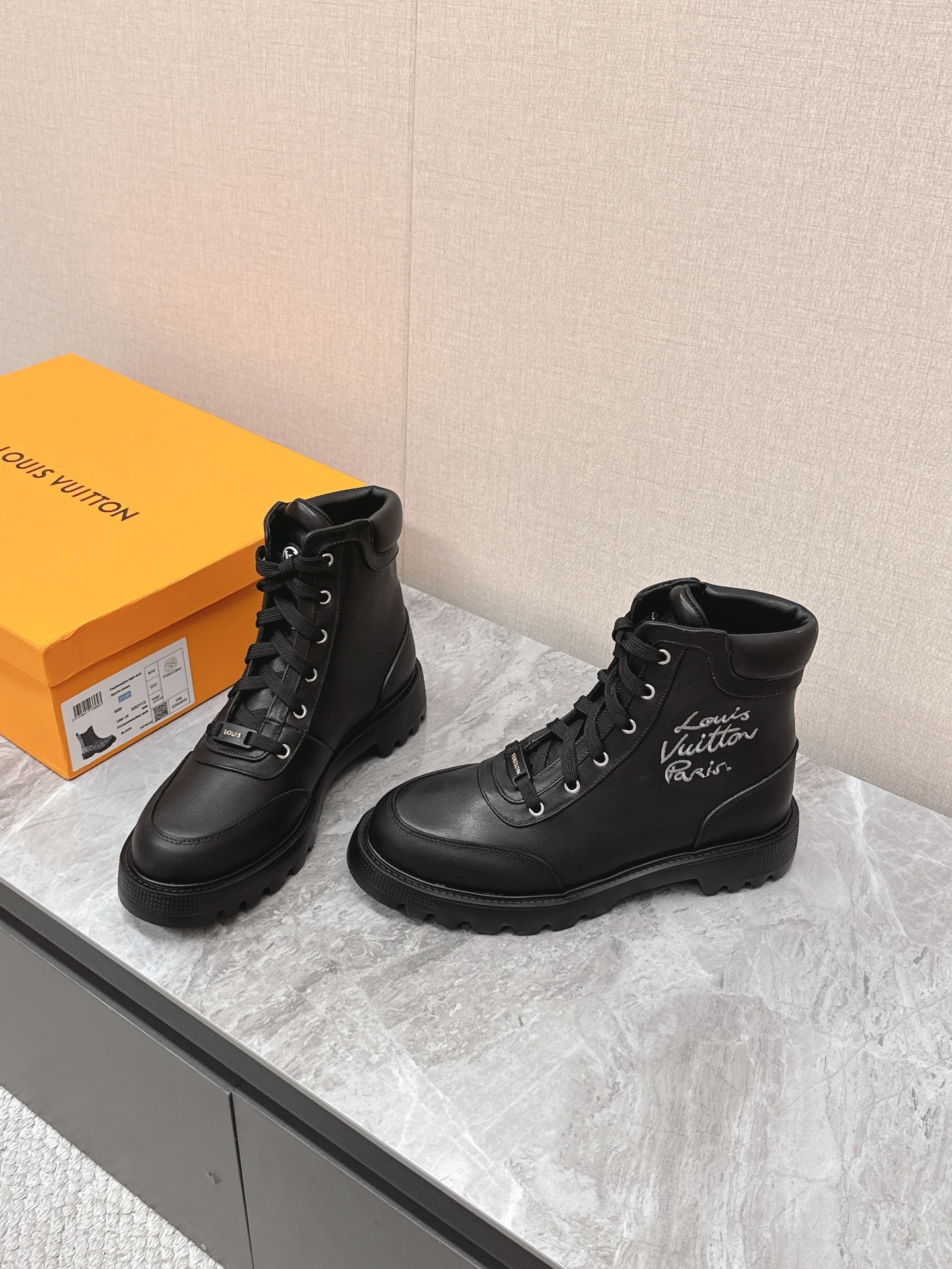 Louis Vuitton Men's Black Leather Script Logo Lace-Up Ankle Boots