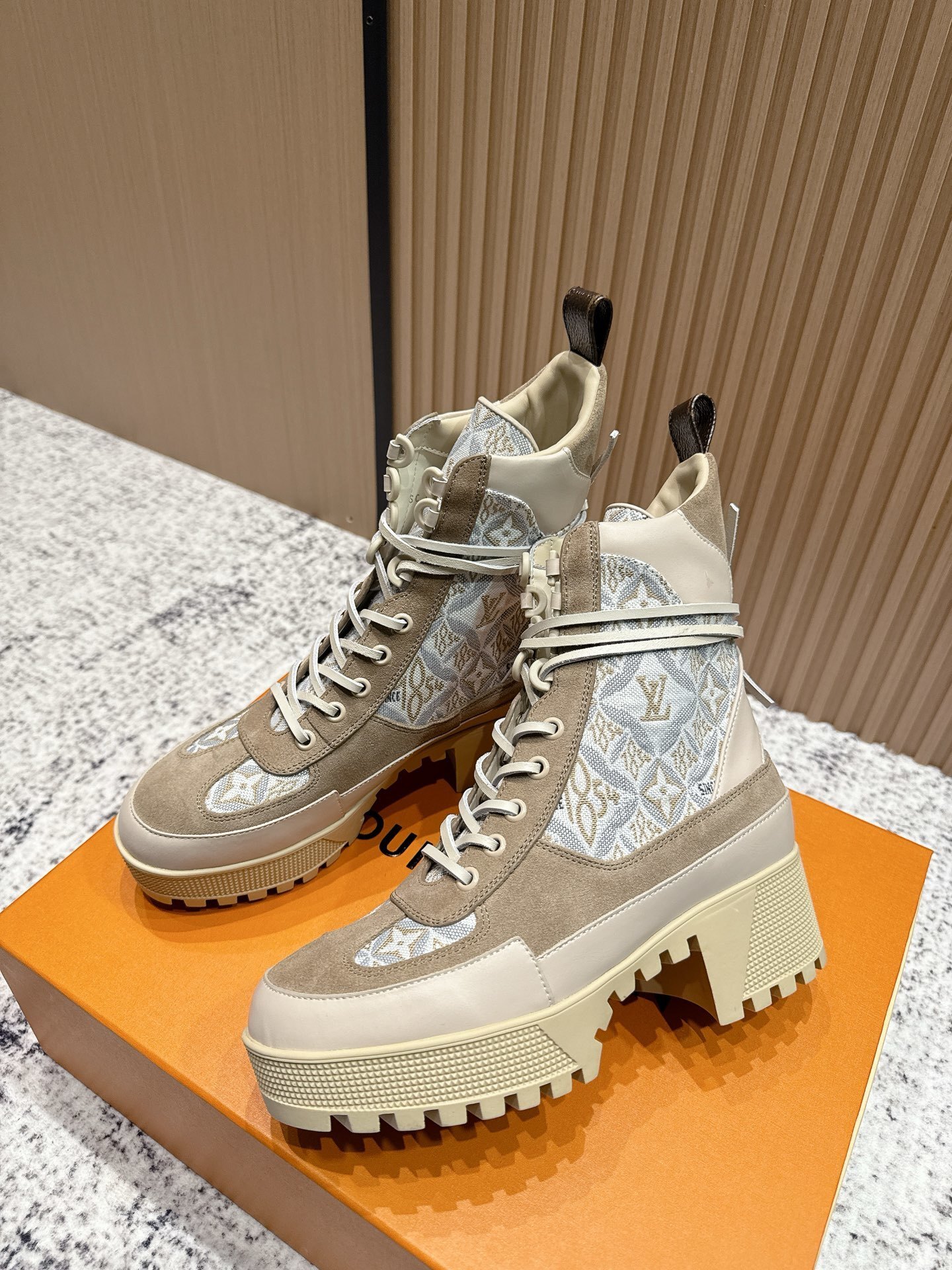Louis Vuitton Laureate Platform Desert Boots - Beige Monogram