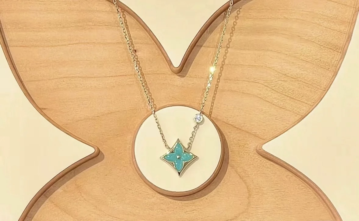 Louis Vuitton Turquoise Flower Necklace – Elegant Bloom