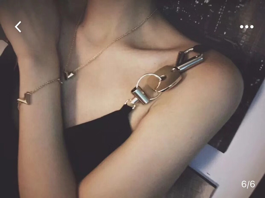 Louis Vuitton Gold Tone Cone Pendant Necklace – Minimalist