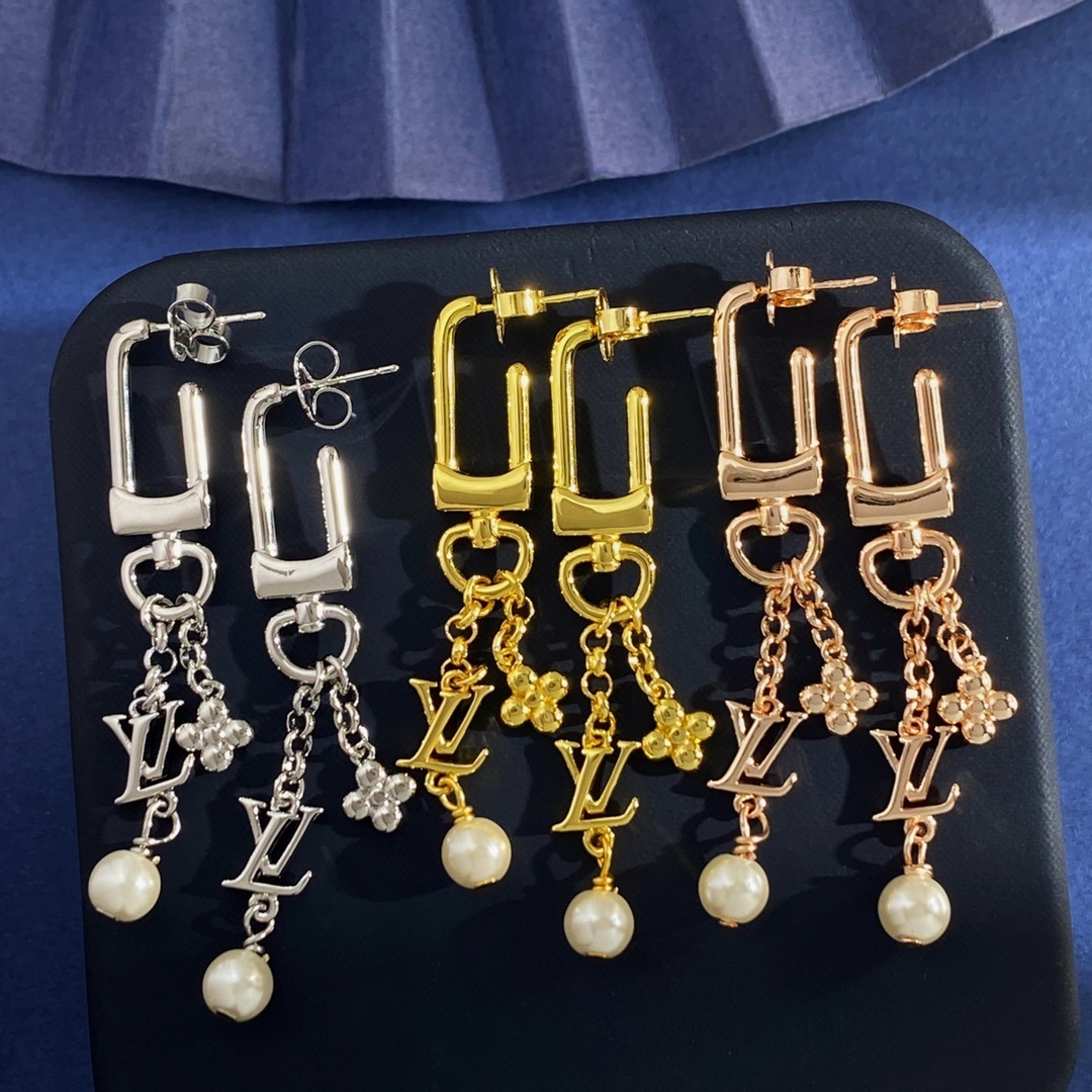 Louis Vuitton Dangle Pearl Earrings – Gold Finish