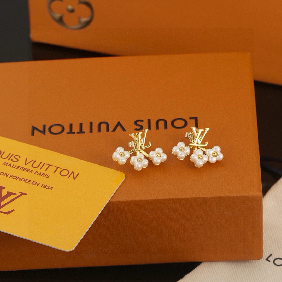 flower Louis Vuitton Gold Pearl Earrings – Louis Vuitton Gold & Pearl