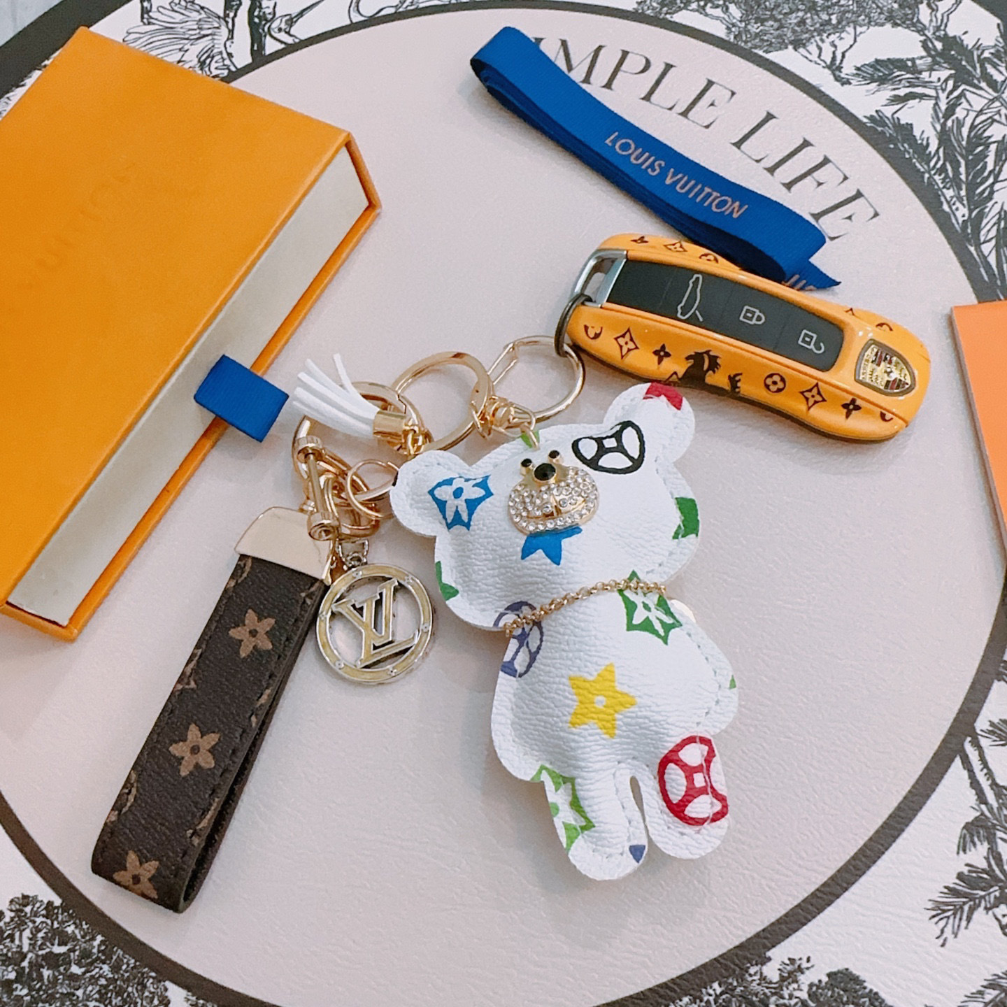 LV White Bear Charm Keychain – Louis Vuitton
