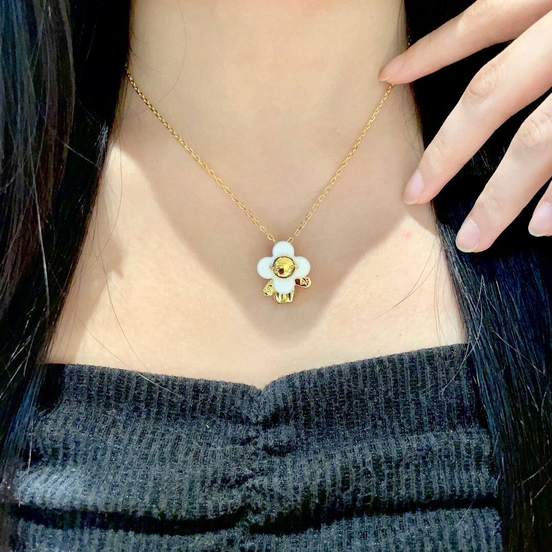 LV Flower White Gold Pendant Necklace – Designer Charm