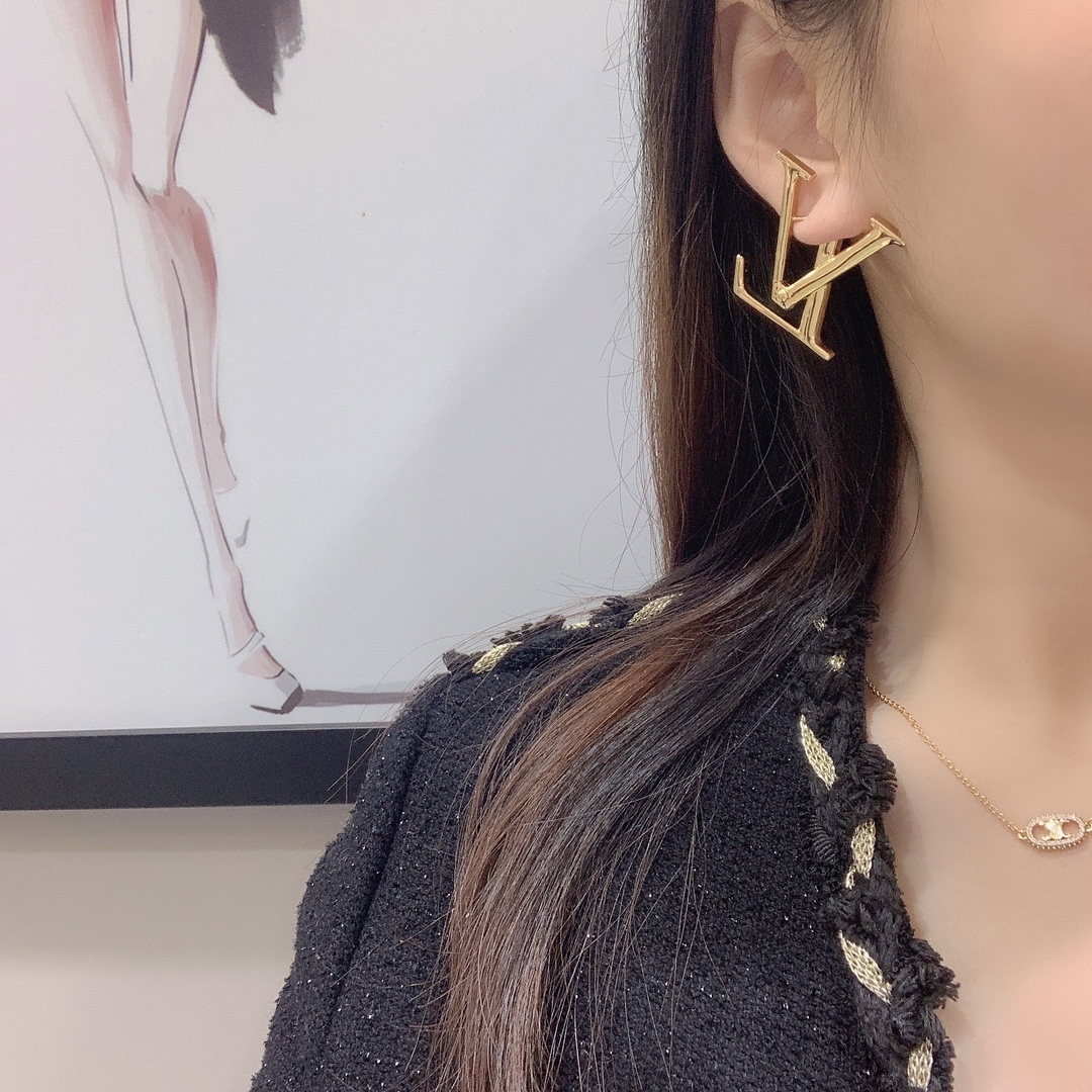 initial Louis Vuitton Gold LV Earrings – Louis Vuitton Gold LV Initial