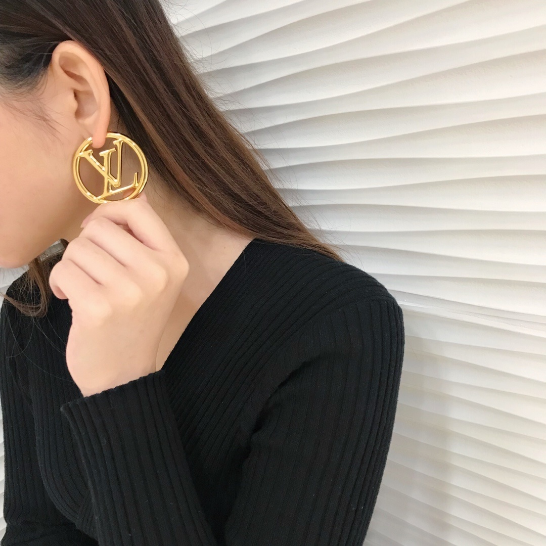Louis Vuitton Gold Disc Earrings – Designer Statement Jewelry