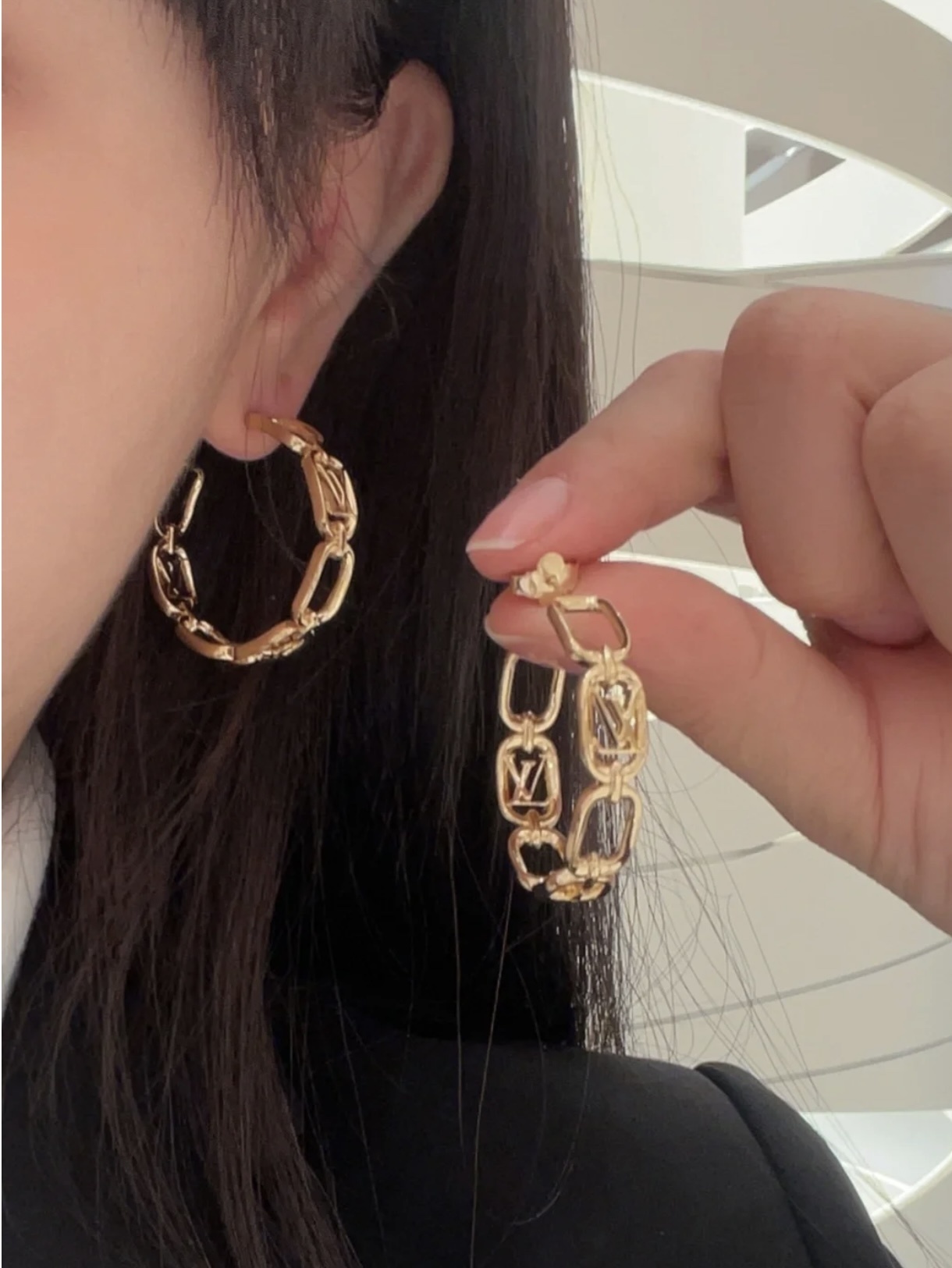 Louis Vuitton Gold Chain Link Hoop Earrings – Designer