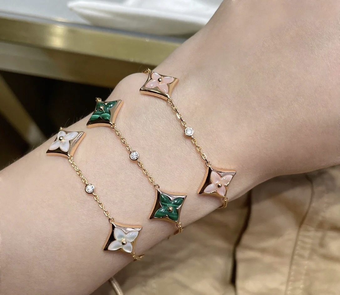 Premium Clover Bracelet – Gold & Gemstone