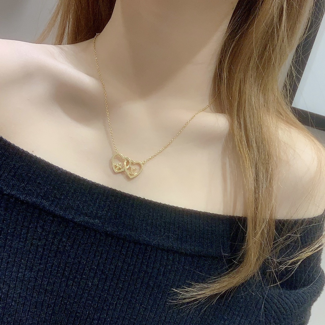 Louis Vuitton Gold Double Heart Necklace – Louis Vuitton Gold Double