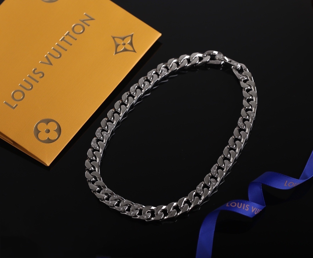 Louis Vuitton Silver Chain Link Necklace – Modern Style