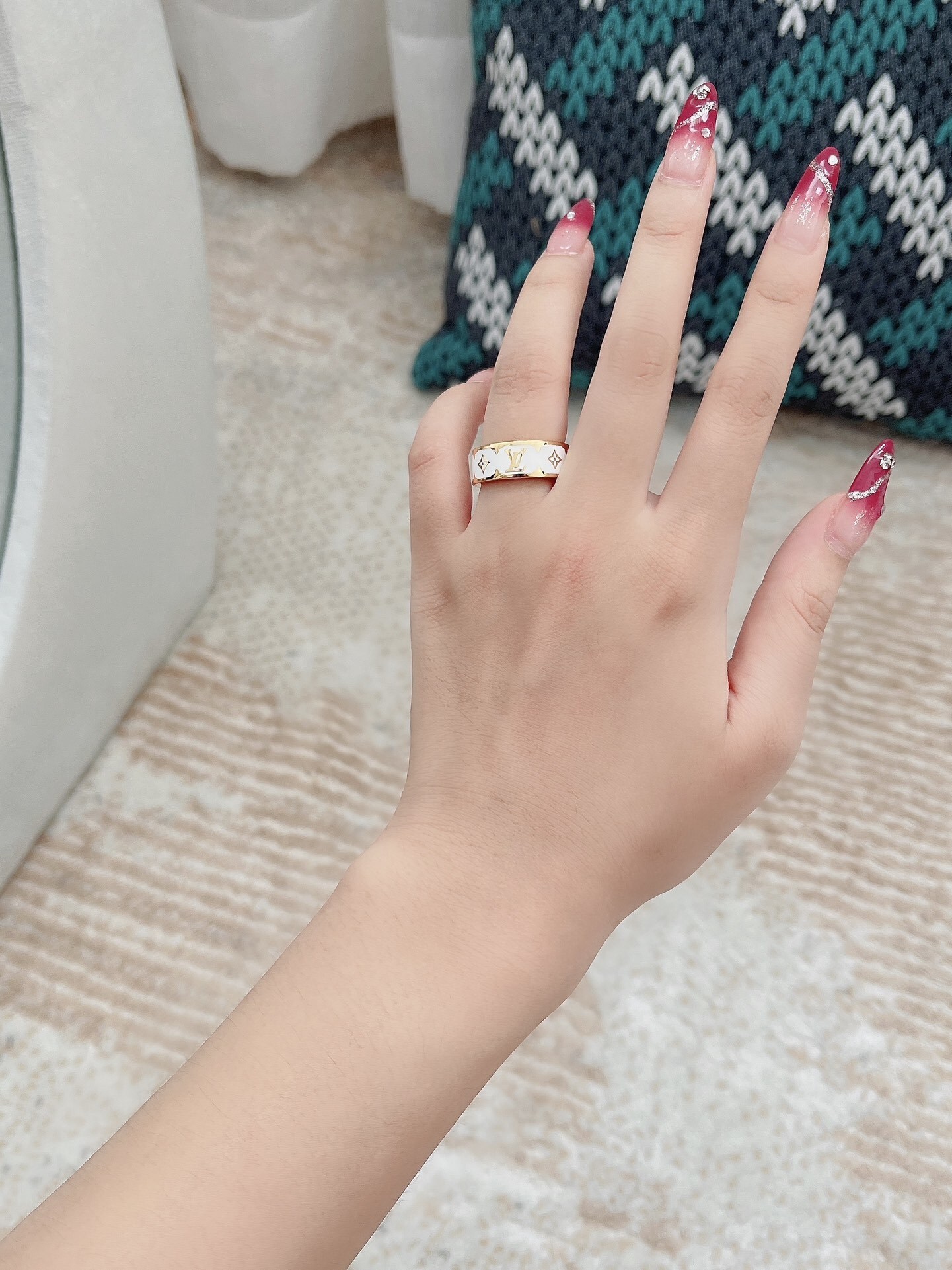 Louis Vuitton Monogram Ring – Louis Vuitton White & Gold Monogram Ring