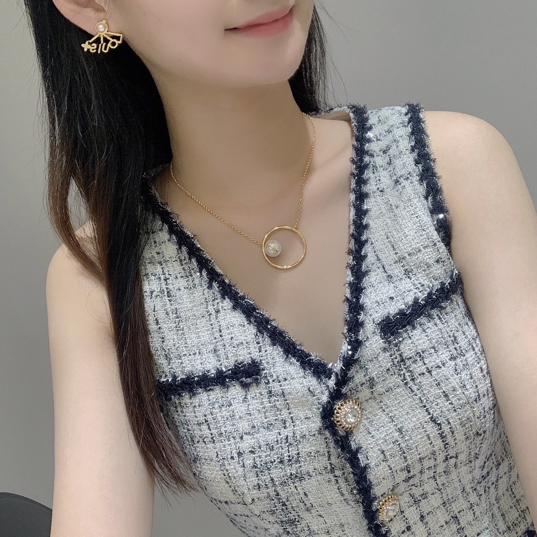 Louis Vuitton Pearl Pendant gold necklace – Louis Vuitton Gold Pearl