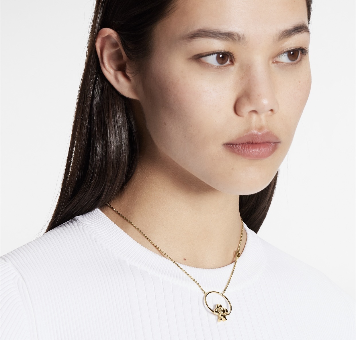 Louis Vuitton Gold Vivienne Pendant Necklace – Elegant Design