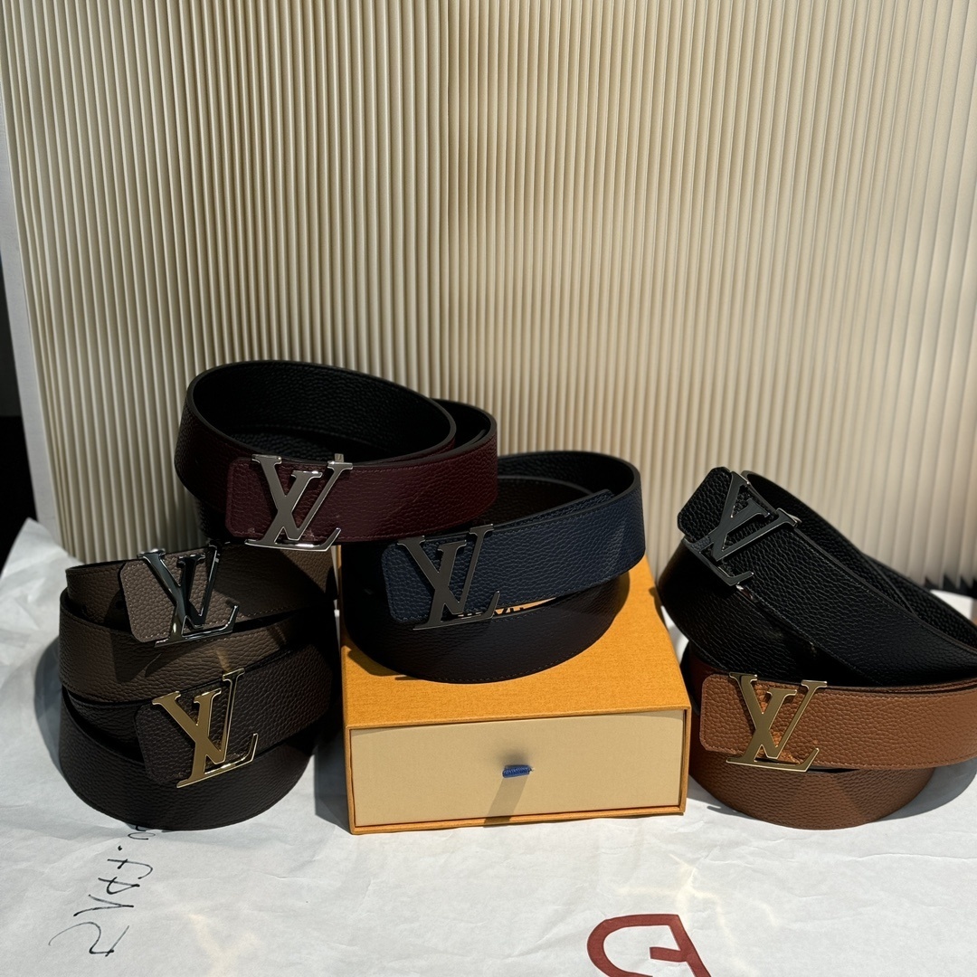 Luxury Men's Designer Leather Belt with Polished Silver LV Buckle